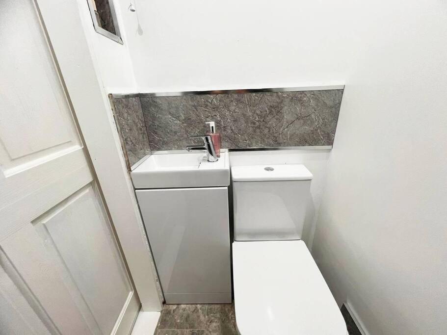 Shared House In Central Location Ίνβερνες Εξωτερικό φωτογραφία